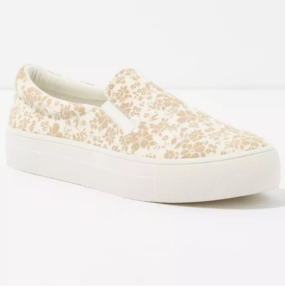 American Eagle Slip on Shoes